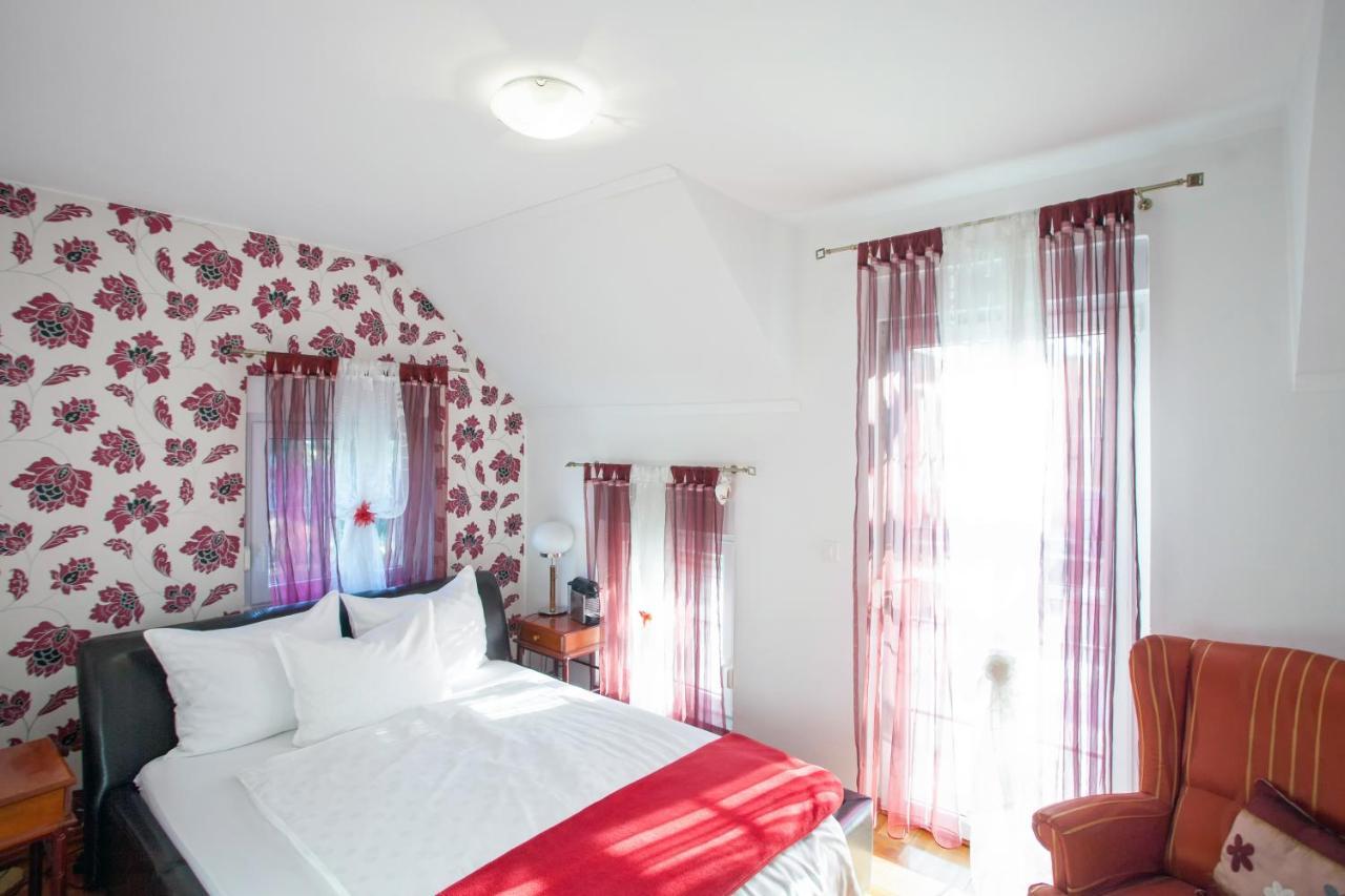 Bed and Breakfast Vila Rosa Vukovar Exterior foto